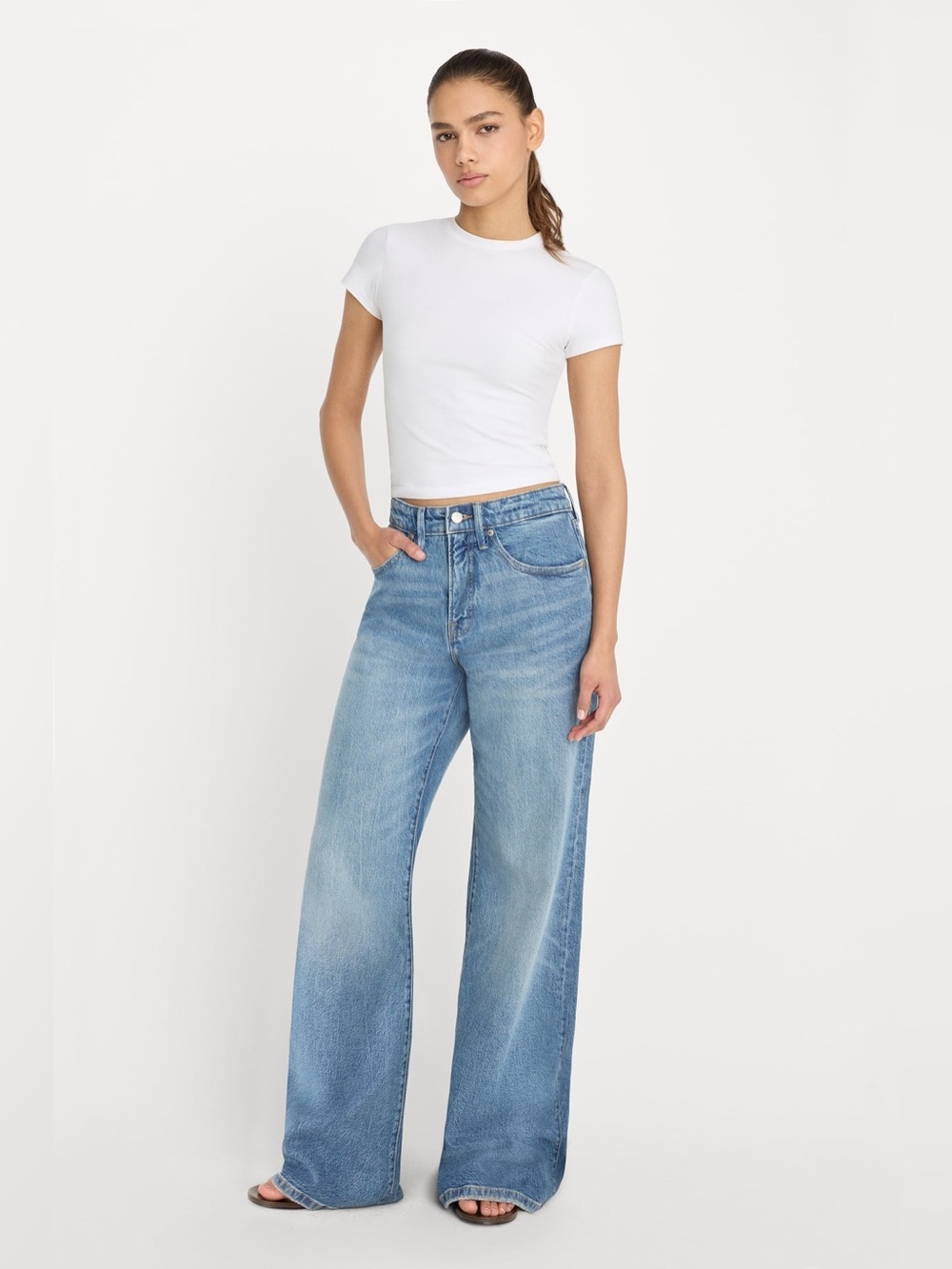 NWT Good American Good Ease Relaxed Jeans